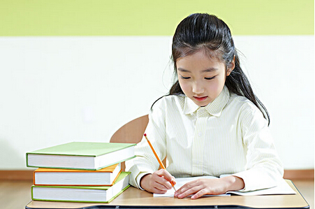 二年级小学生写<a href=/zyl/82.html target=_blank class=infotextkey>作业拖拉</a>怎么办